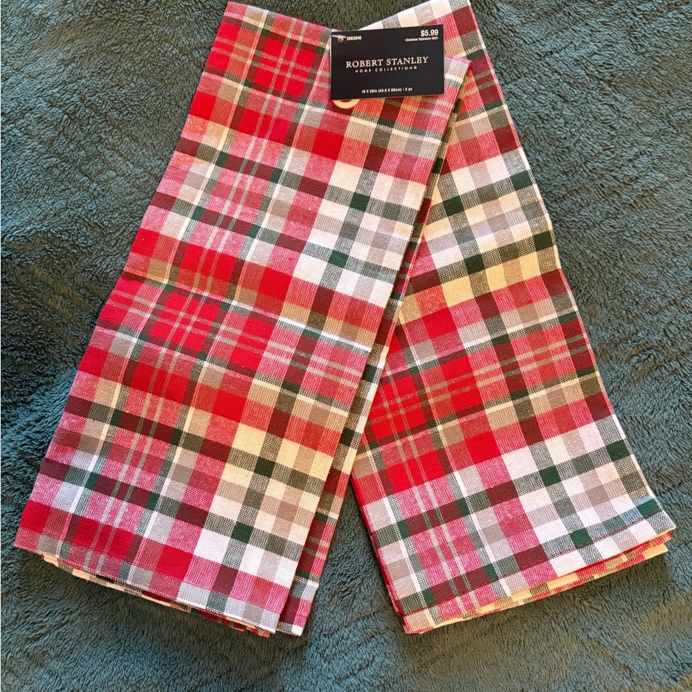 Robert Stanley Red Plaid Holiday Decor Napkins
